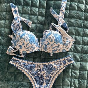 SHEIN Blue and White Paisley Swim Bra